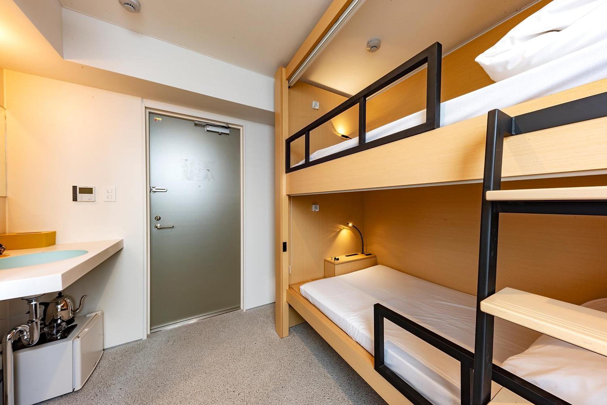 Plat Hostel Keikyu Kamakura Wave Екстер'єр фото